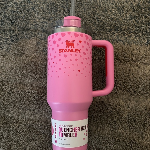 Stanley Exclusive Pink Sweet hearts Quencher H2.0 40 oz Tumbler